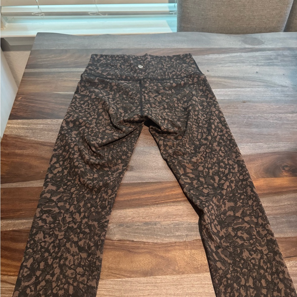 Lululemon Wundertrain size 8